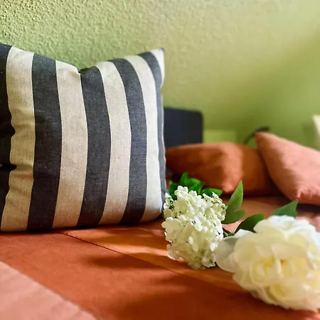 דירה In For Short & Long *