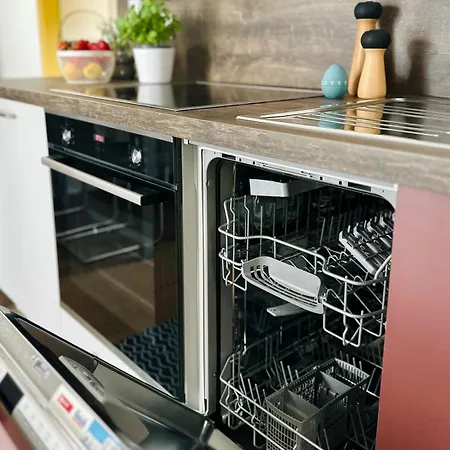 דירה In For Short & Long *